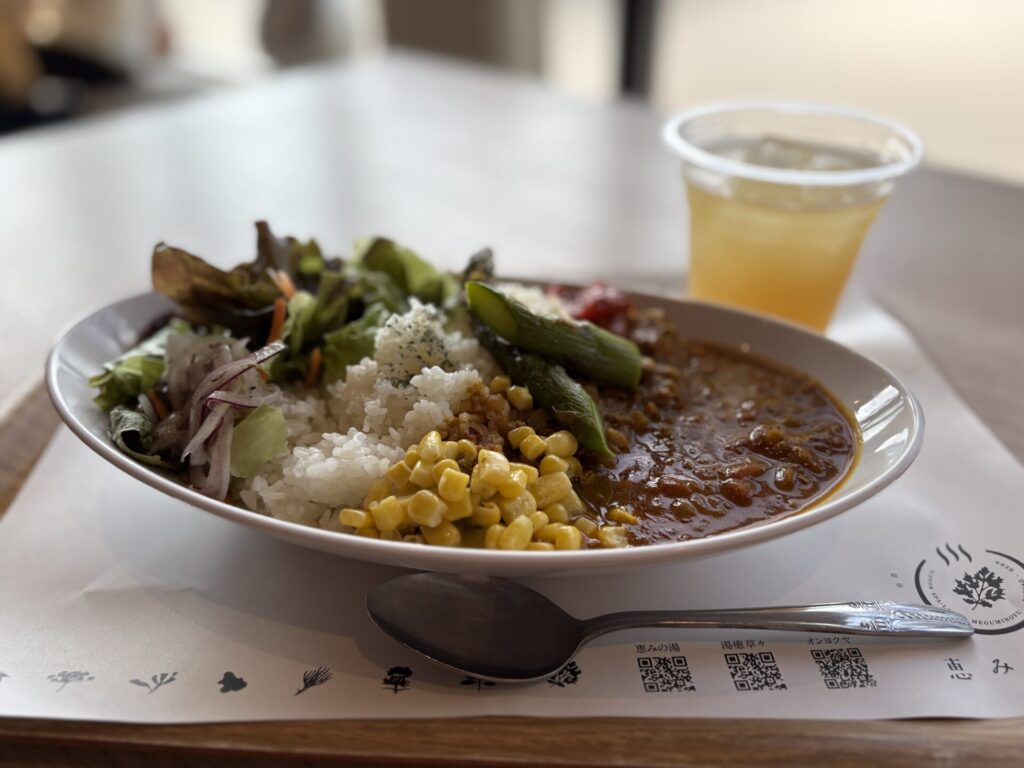 めぐみの食堂の自家製スパイスカレー