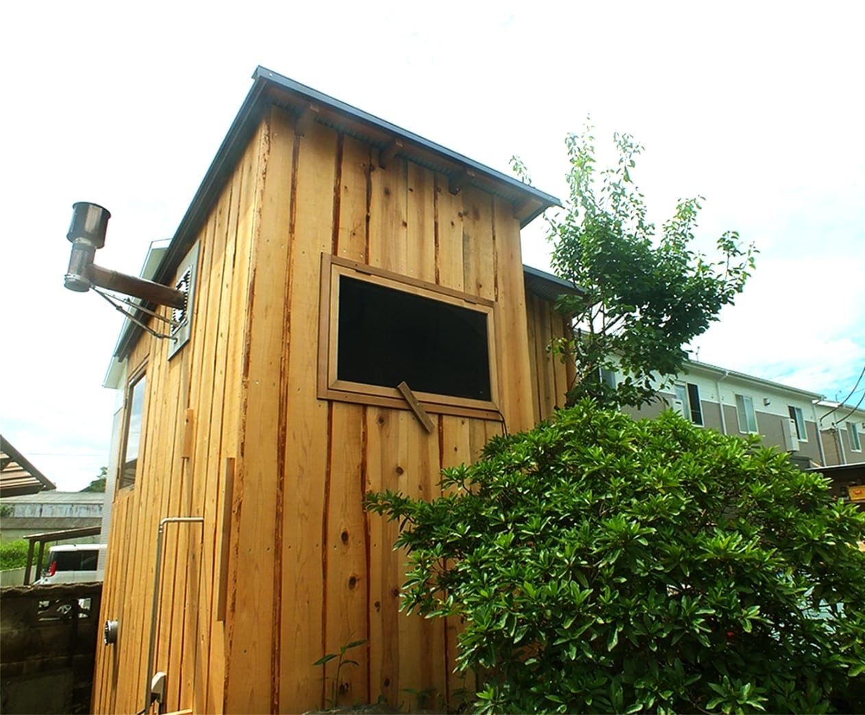 3UNの薪サウナ小屋の外観